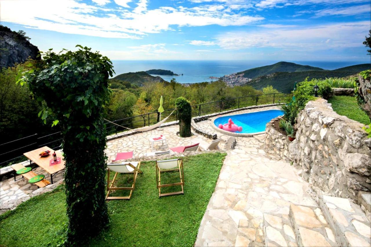 Nera Villa *