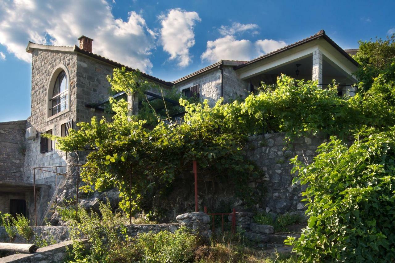 Nera Villa *