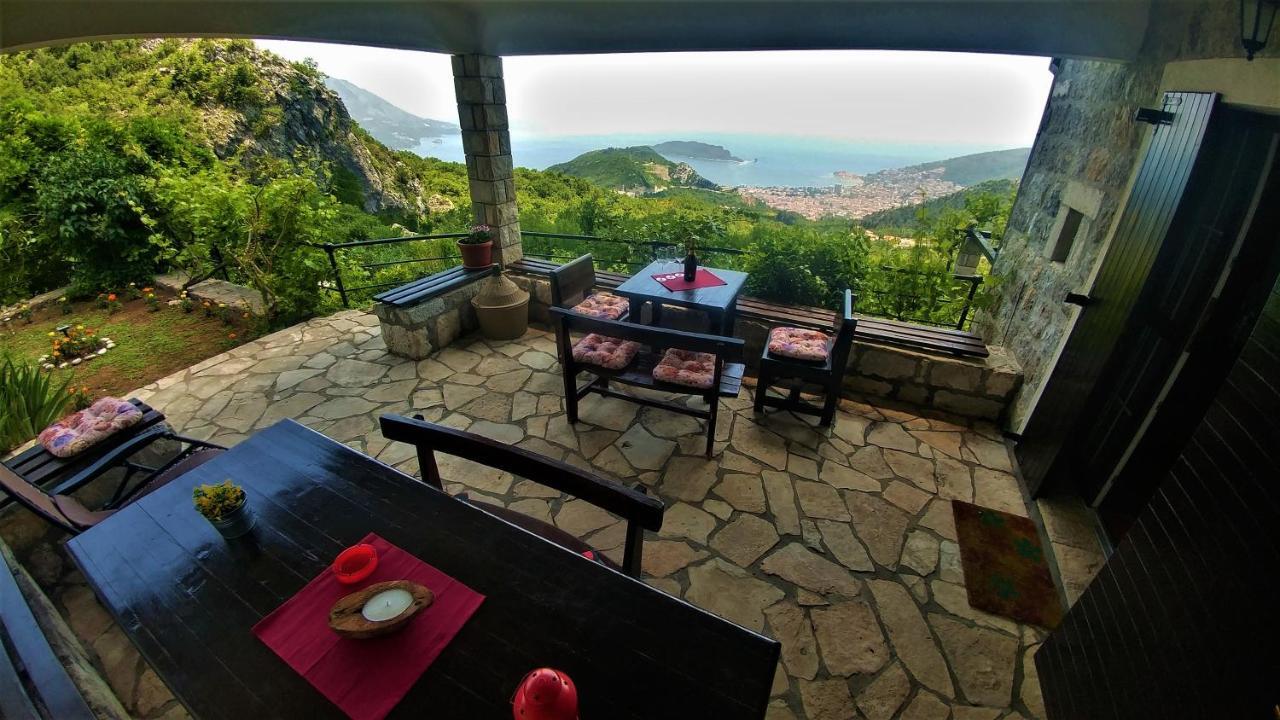 Nera Villa